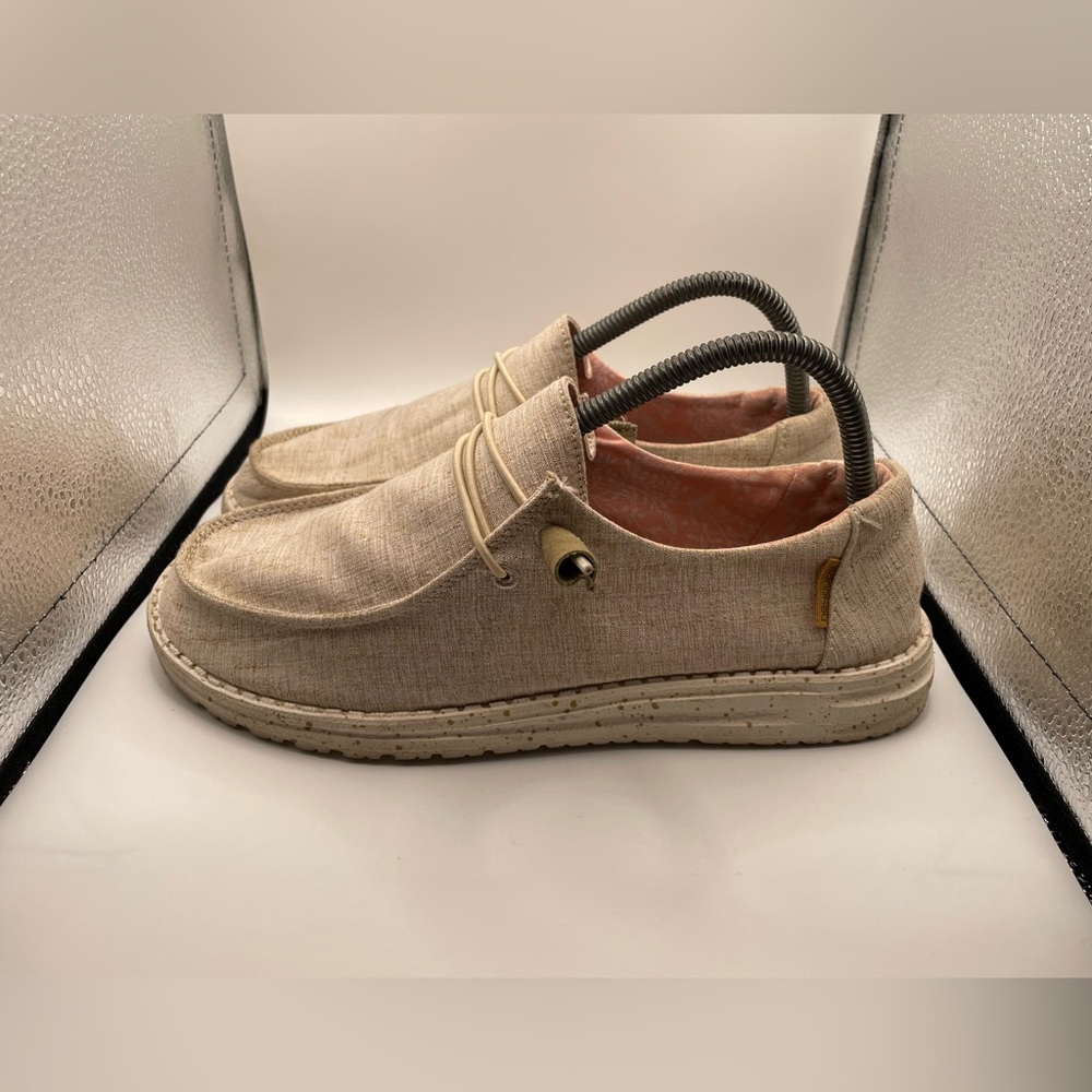 Hey Dude Wendy Chambray White loafers women’s size 8